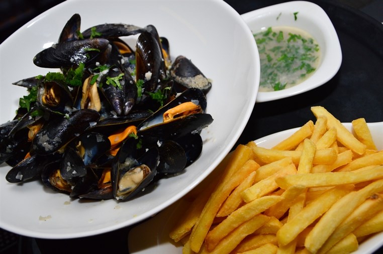 Moules et Frites at Monte Cassino